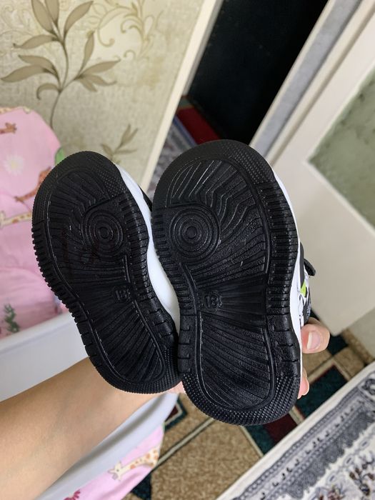 Абсолютно новые детские красовки не разу не одёваны размер 18