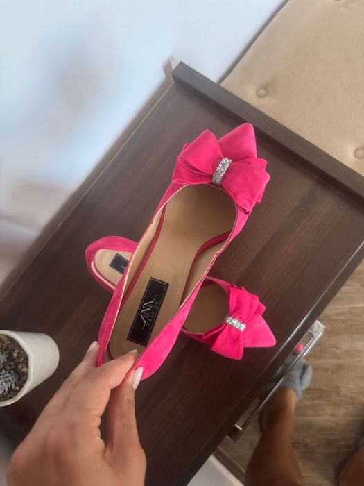 Pantofi roz piele întoarsă