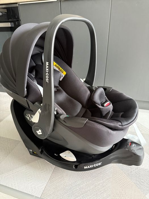 Maxi - cosi Coral 360- Essential Black с база isofix