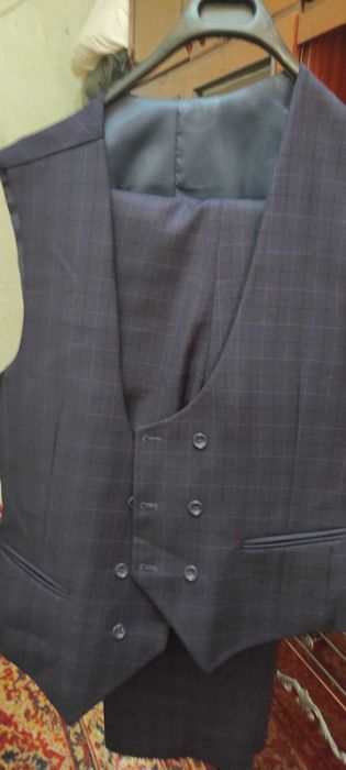 Костюм шим янги комплект жилеткаси хам бор.