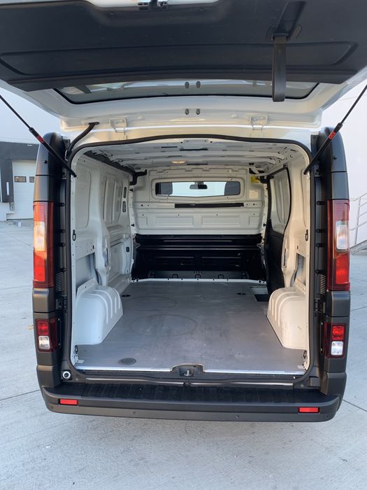 Inchiriere duba autoutilitara fara sofer