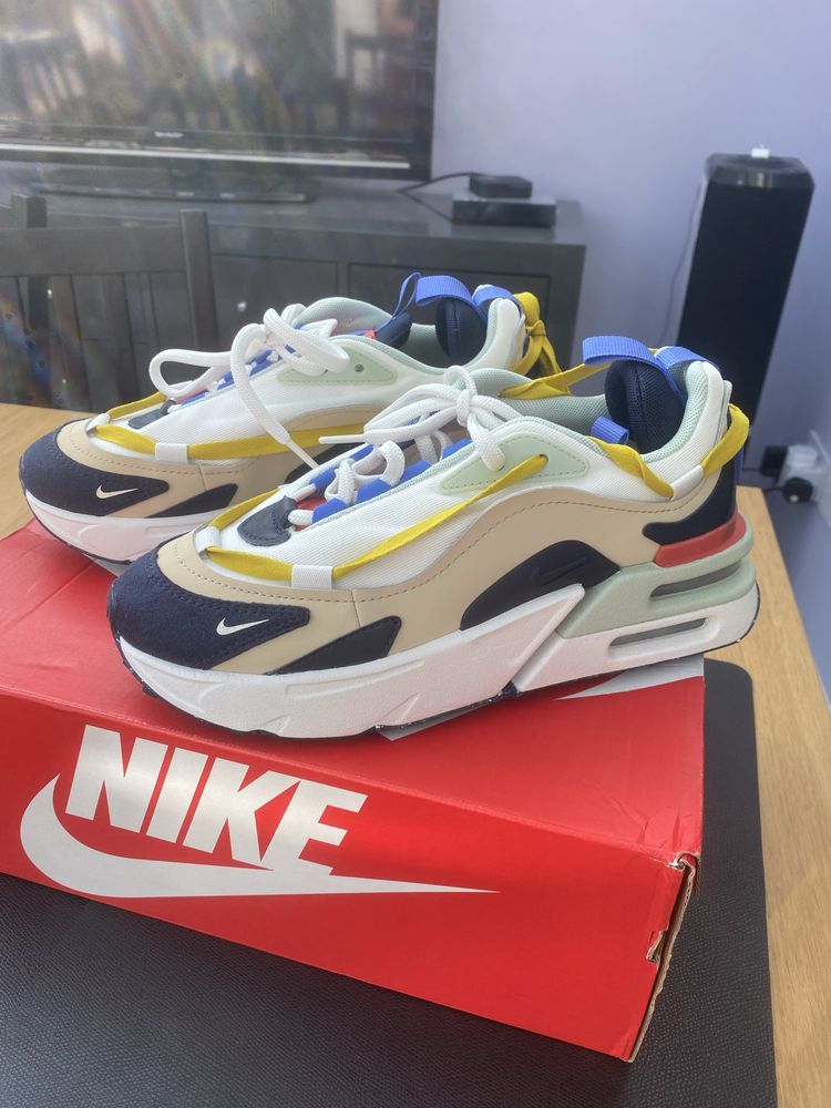 Маратонки Nike Air Max Furyosa./39 номер /