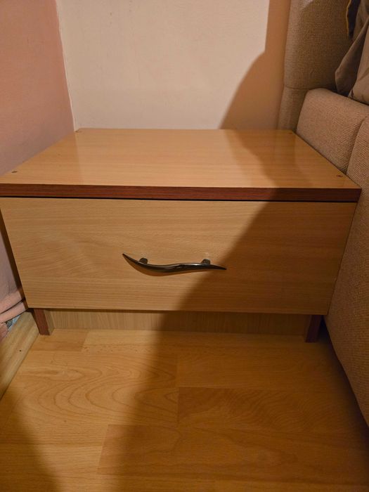 Pat din pal stare foarte buna si saltea,160/200, plus 2 noptiere