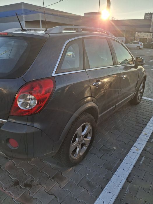 Vând Opel antara an 2008