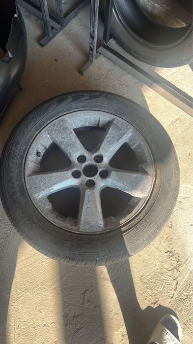 Продам запаску на лексус+чехол второго поколения