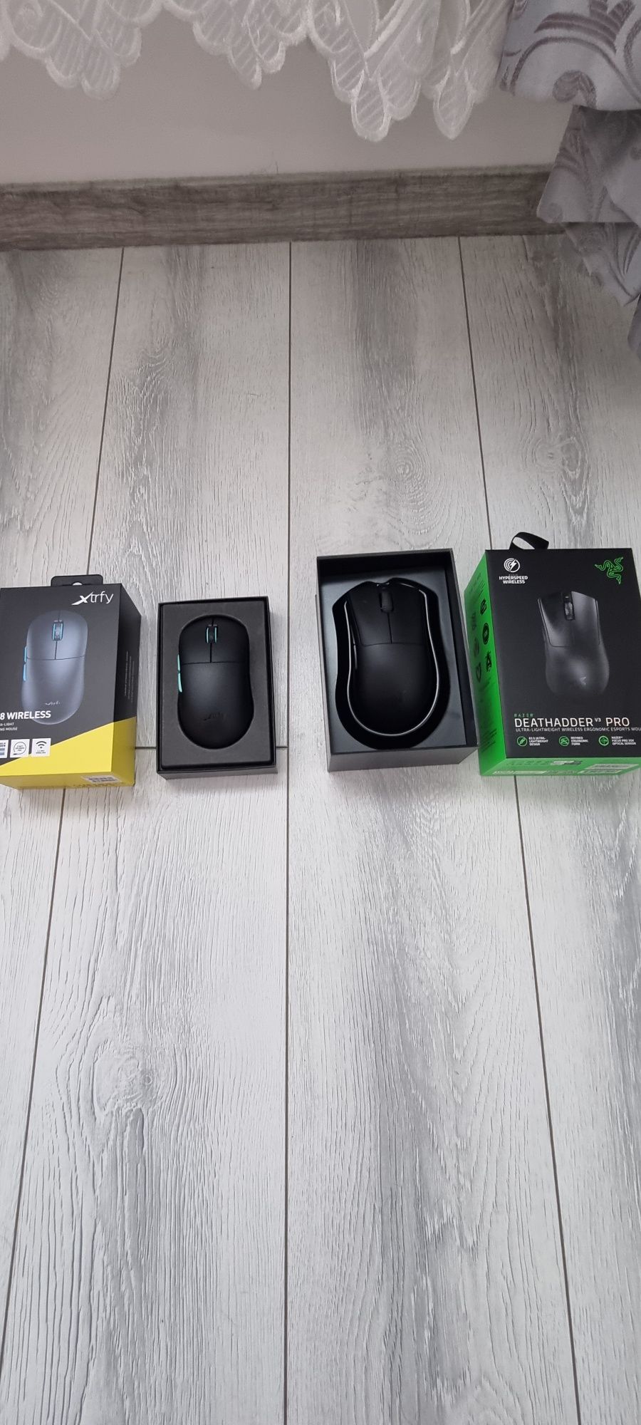Vand doua mouse-uri