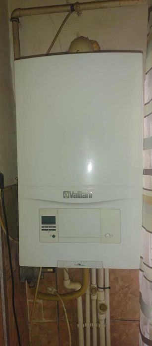 Vând Centrală Vaillant EcoTec Pro