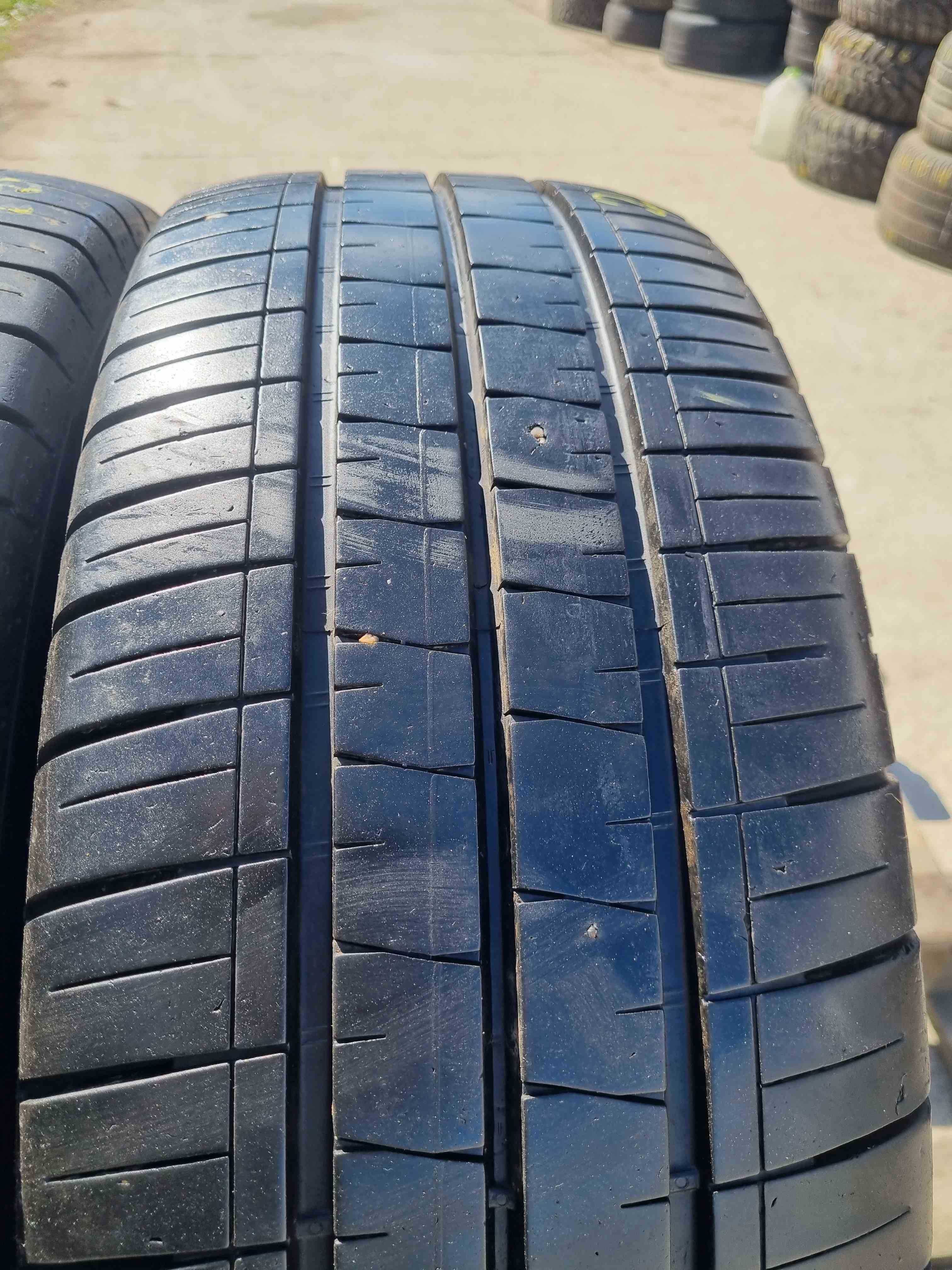 SET 2 Anvelope Vara 235/60 R17C VREDESTEIN Comtrac 2 117/115R