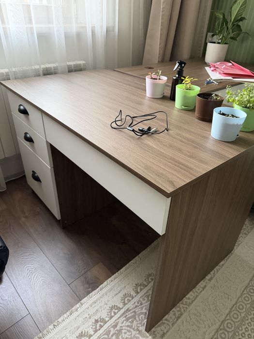 Стол для компьютера