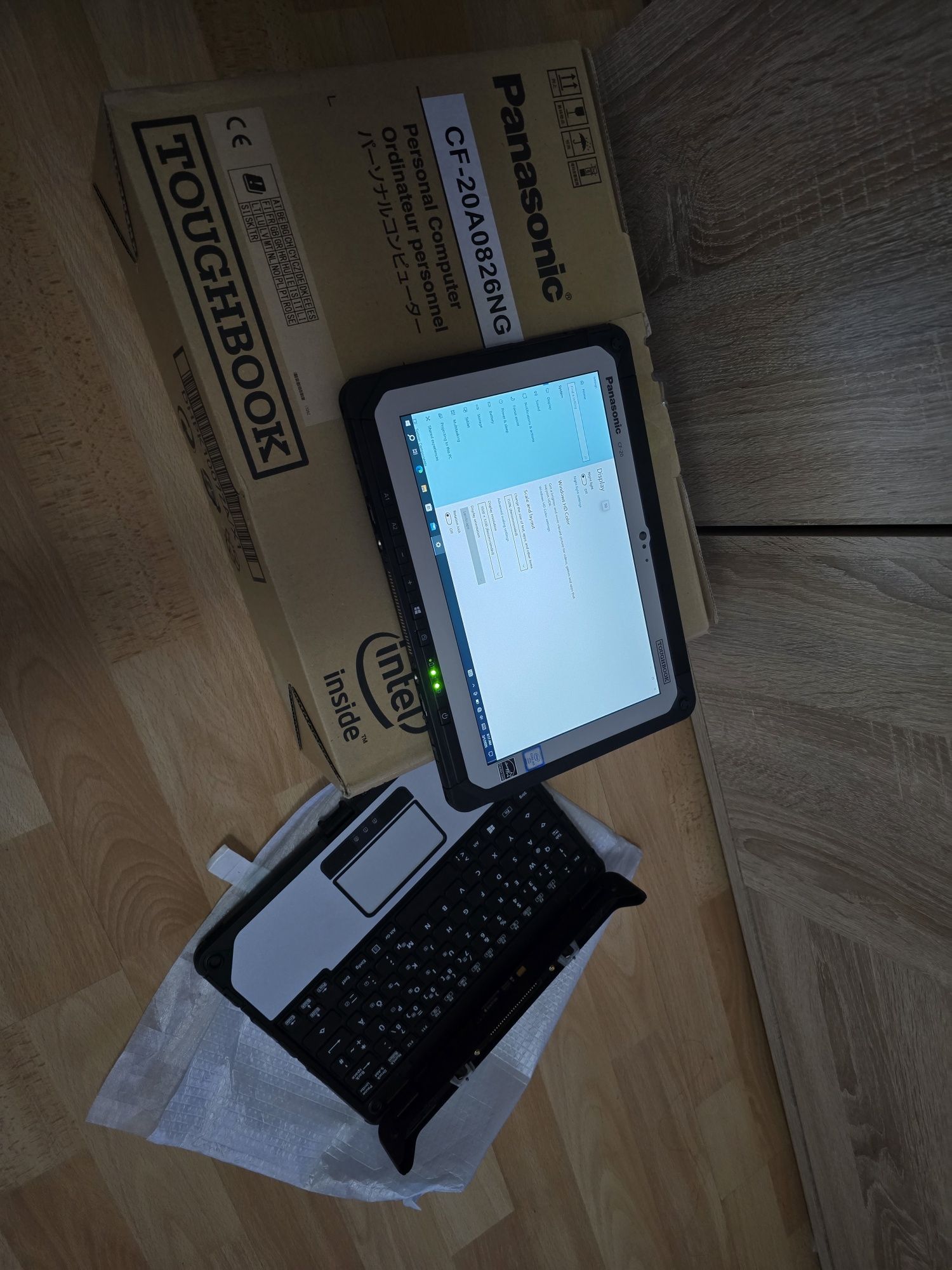 Tableta laptop 2 in 1 panasonic cf 20 nou