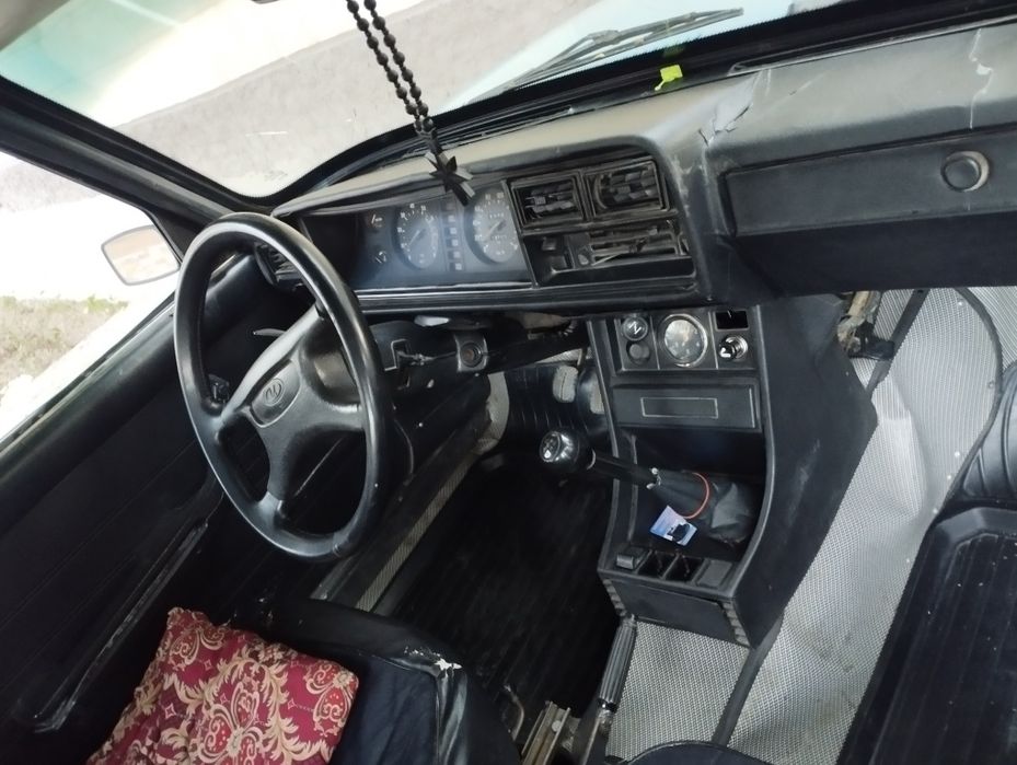 Vaz 2107 mashina sotiladi