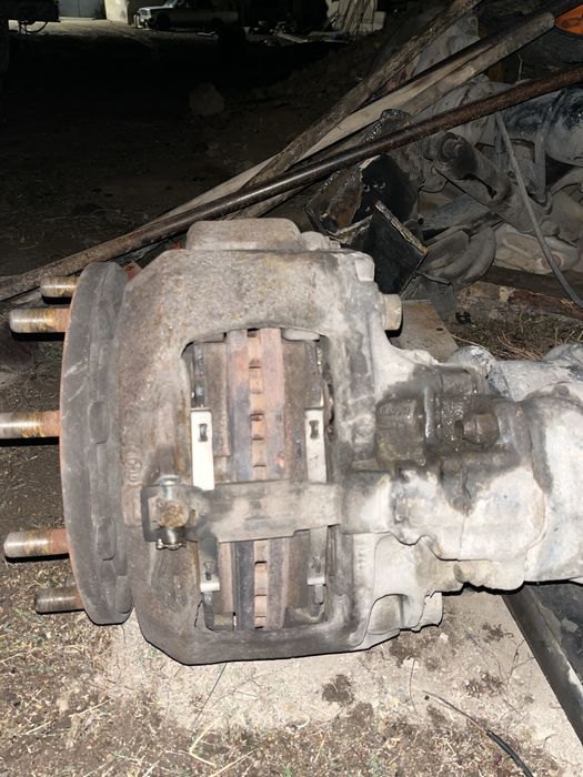 SAF  SCHMITZ ось в зборе