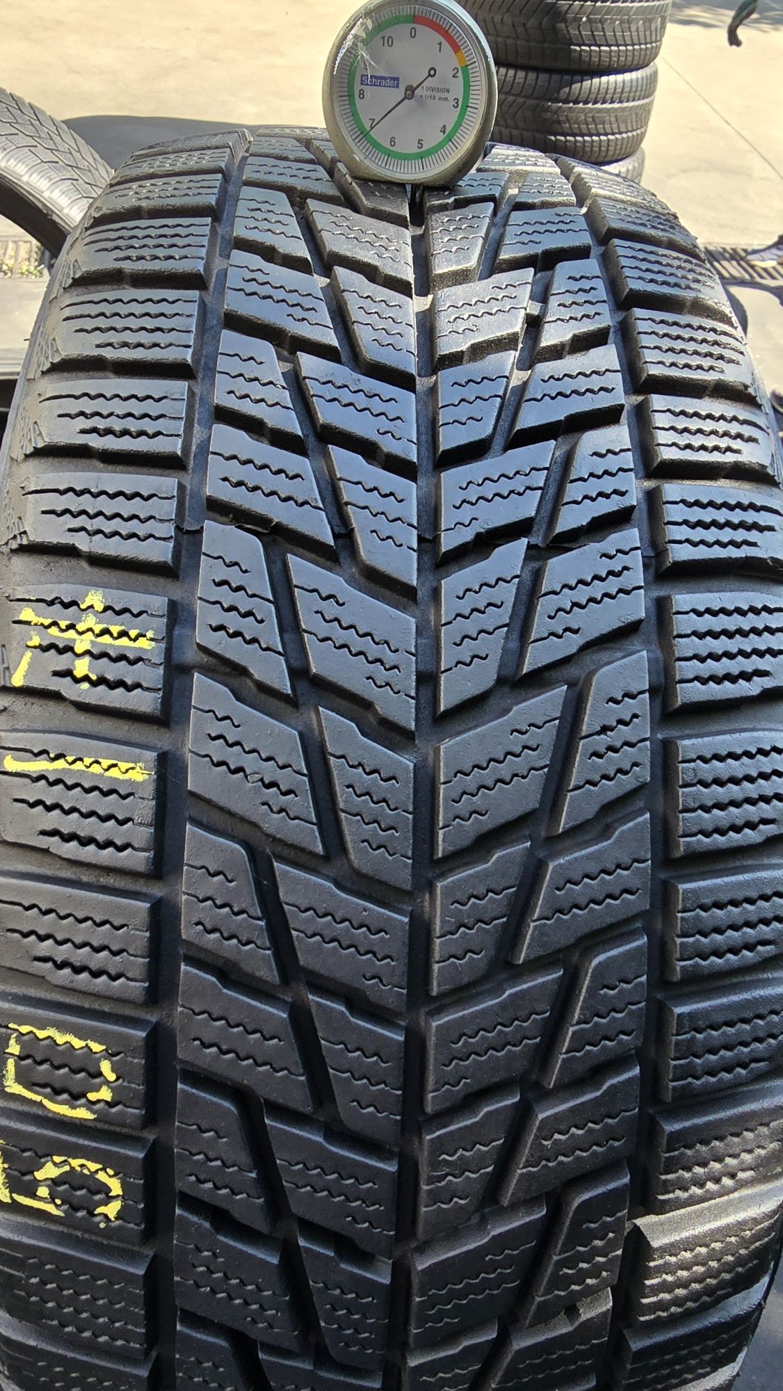 4 anvelope iarnă Bridgestone 235/50/17 -transport gratuit
