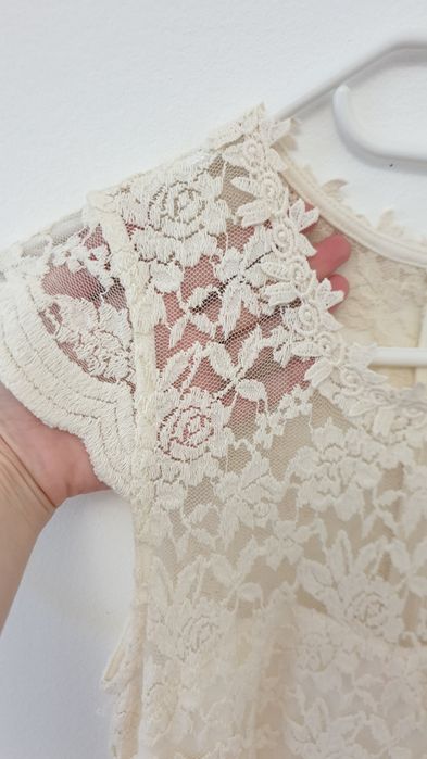 Vand rochita de ocazie crem VILA 34 - NOUA