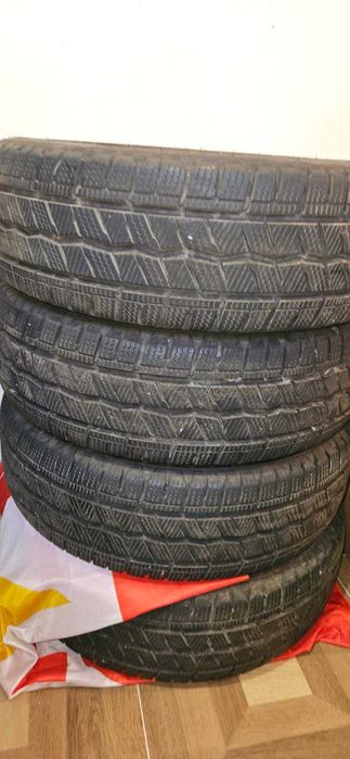 Зимни гуми за бус 215/70Р15c