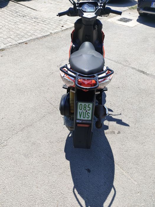 Aprilia SR 50. Scuter