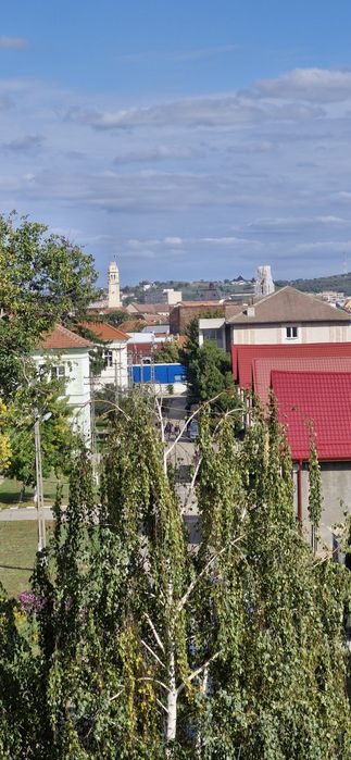 Vând apartament in LUCEAFĂRUL Oradea  2 camere 70 mp