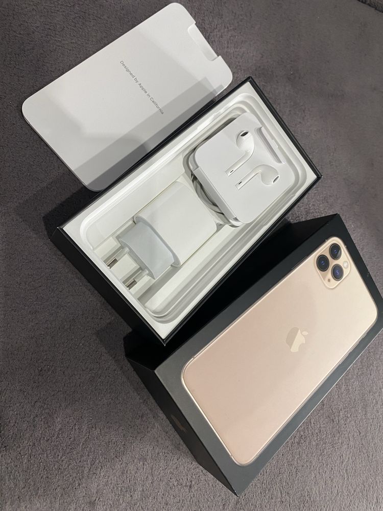 Vand iPhone 11 Pro Max Gold 256gb. FULL BOX aproape nou