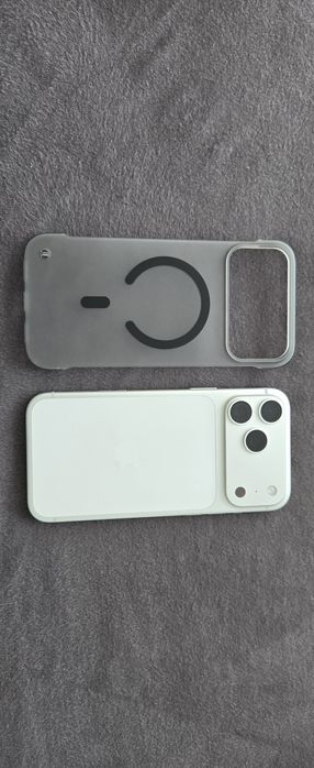 Huse Iphone 17 Pro Max MagSafe, fara MARGINI