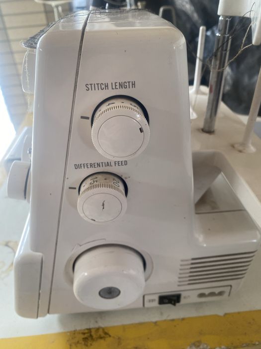 Оверлок “Janome”