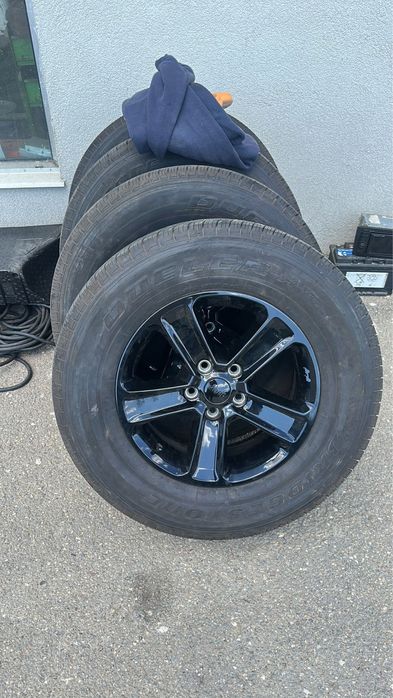 Set roti jeep 255.70.18 noi
