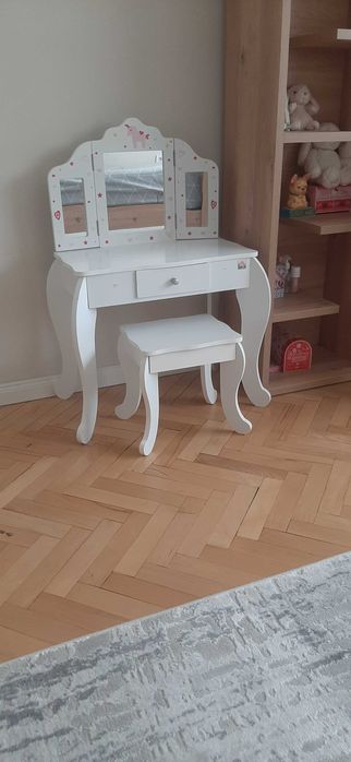 Детска дървена тоалетка