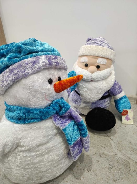 Снежен човек и дядо Коледа