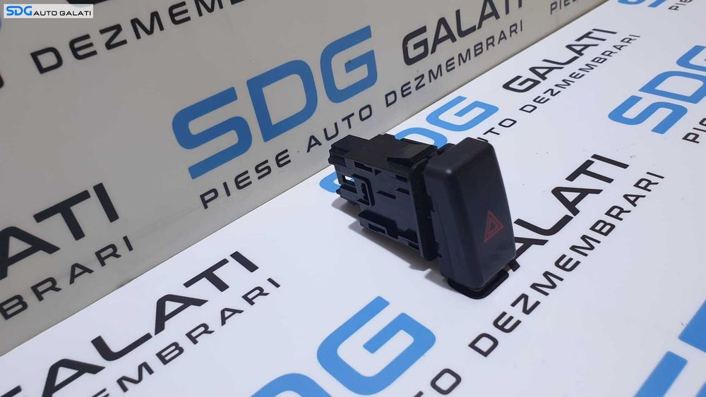 Buton Butoane Releu Avarii Avarie Comutator Lumini Consola Centrala Bord Mazda 3 2003 - 2009 Cod BP4K664H0 BP4K-664H0 03750330