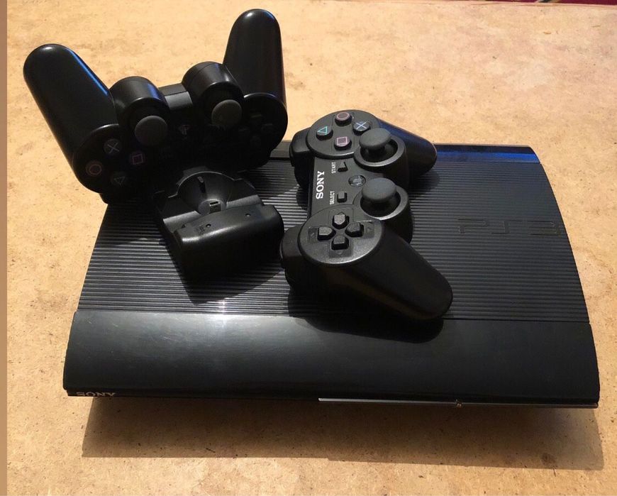 PlayStation 3 super slim (500GB)