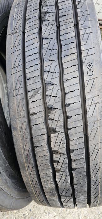 Anvelope 295 80 R 22.5 Continental de direcție și de tracțiune.