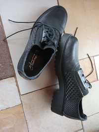 Черни нови обувки Tendenz