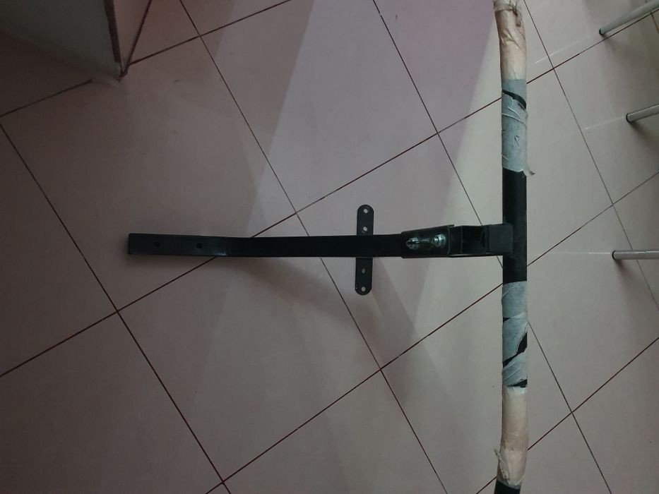 Bara tractiuni perete