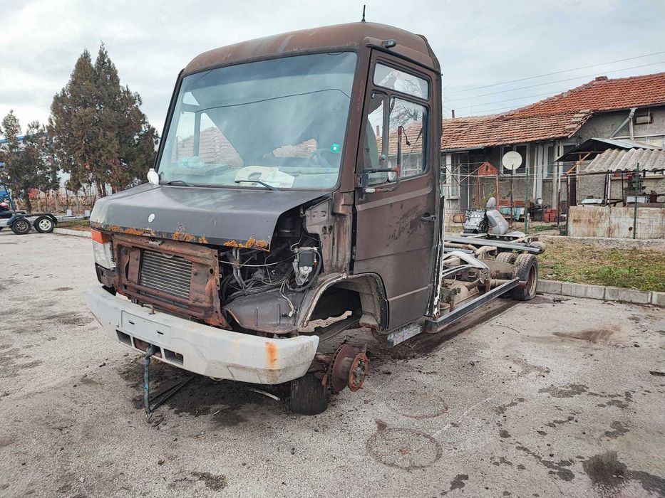 Mercedes Vario 614 на части