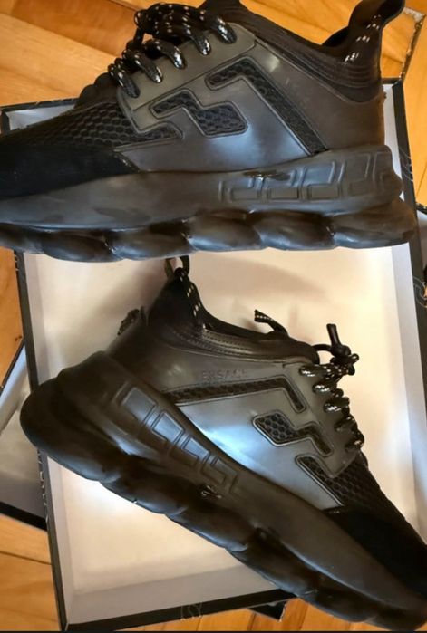 Versace chain reaction