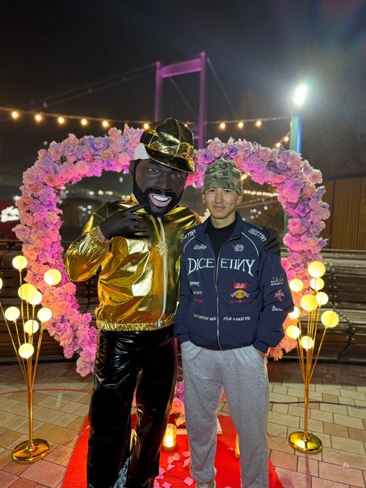 Поздравление с днем рождения аниматор 50  sent звезды ростовые фигуры