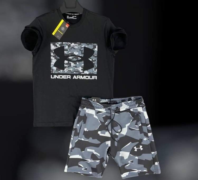 Къси екипи Under Armour.