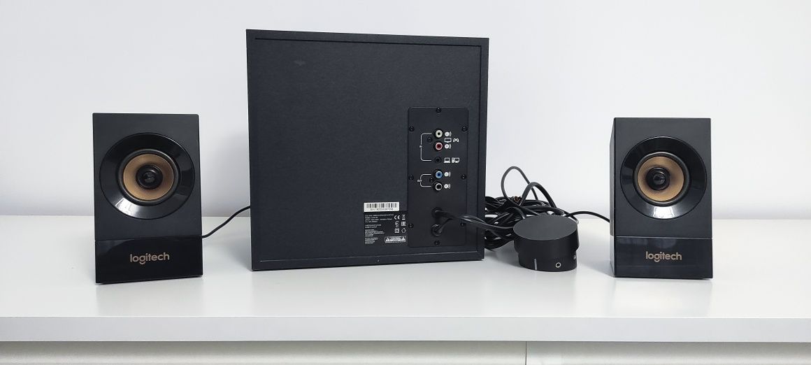 Vând sistem Logitech 2.1