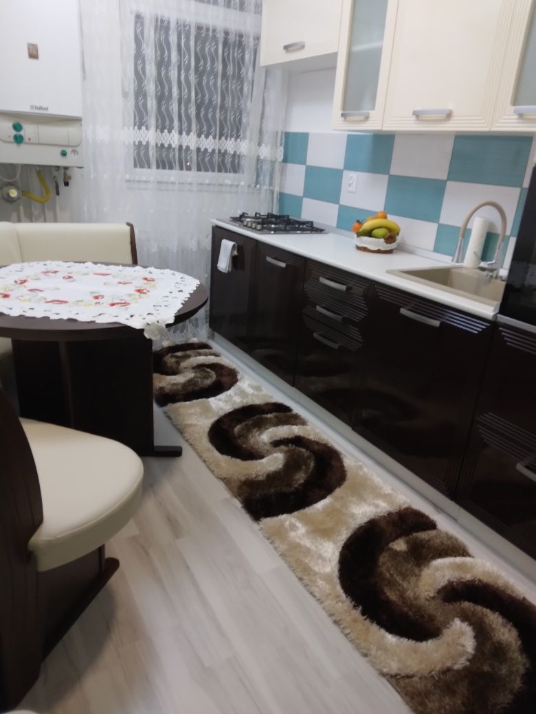 Închiriez  apartament ²2camere centrul civic
