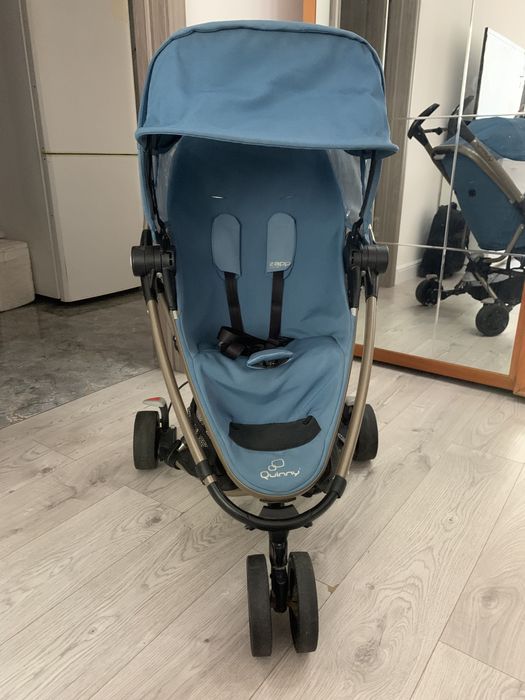 Продаю коляску Quinny