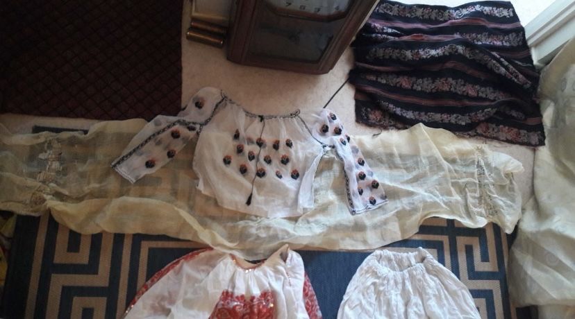 Costume populare, in stare foarte buna