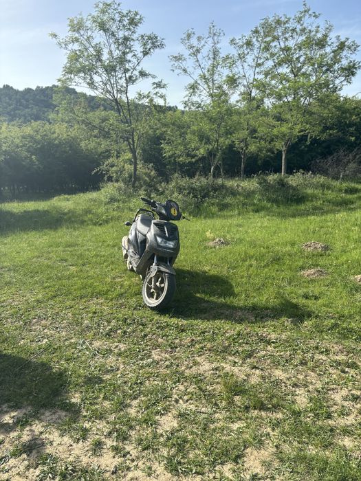 Dezmembrez scuter explorer sau il dau si intreg