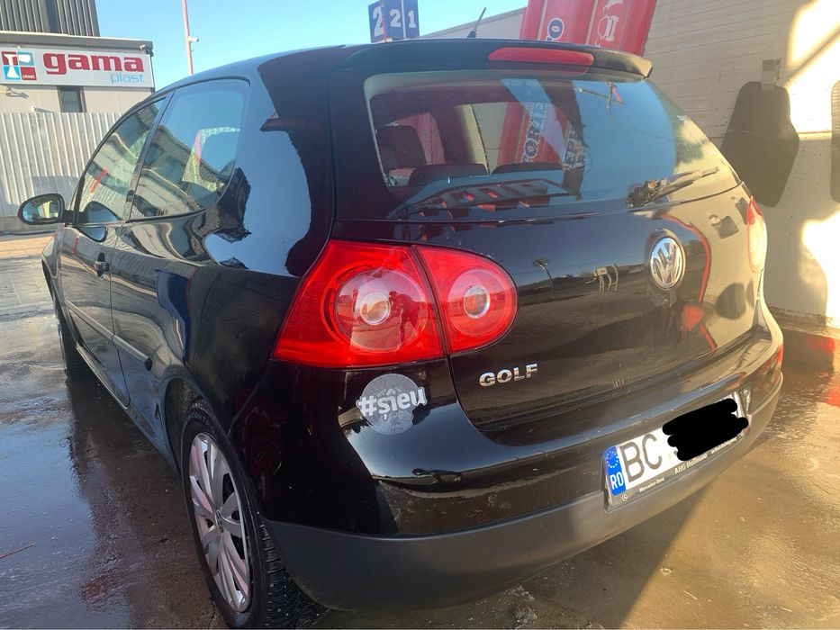 Golf 5 in stare buna in 2 portiere