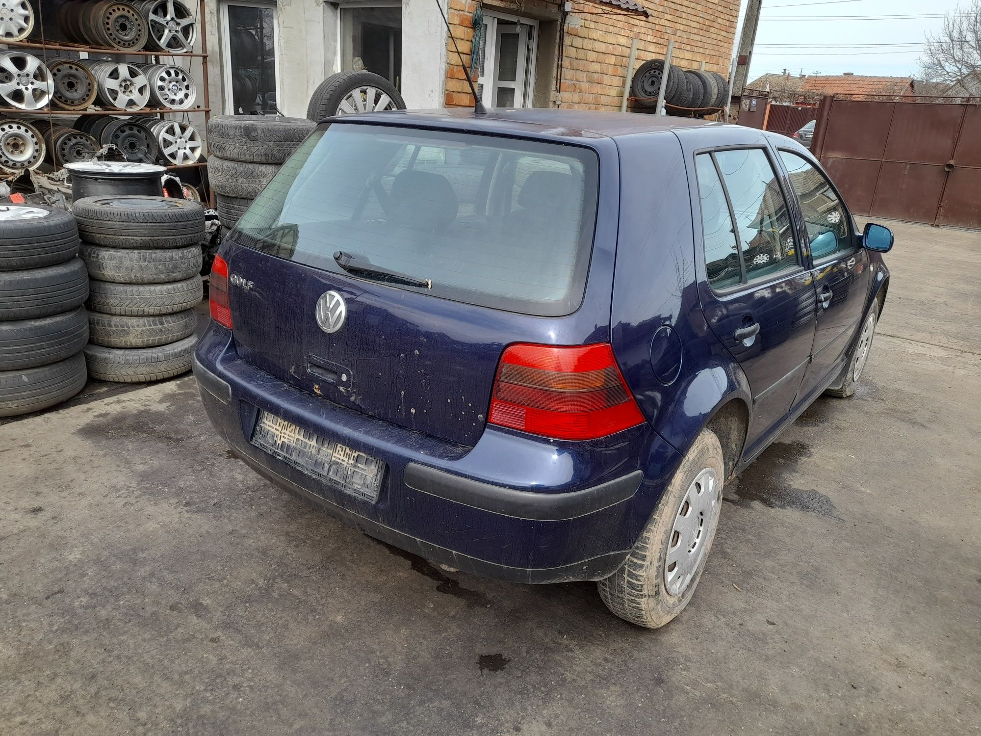 Stop stanga vw Golf 4 scurt/hatchback