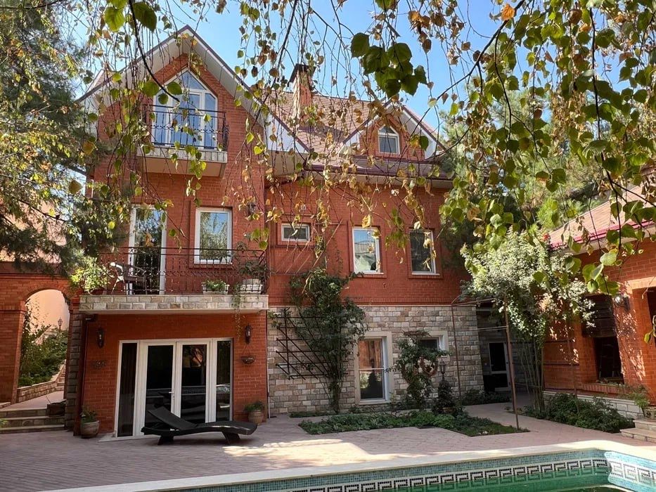 Продажа дома с камином 6 соток Чайхана Салом в Итальянском стиле