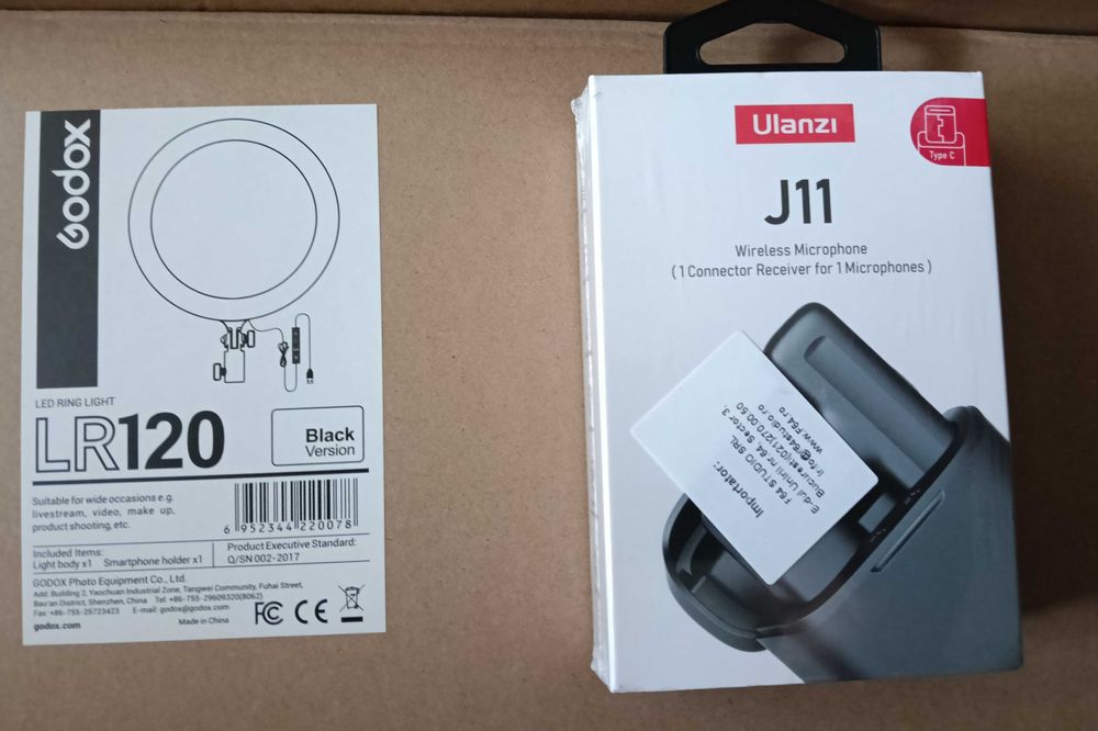 Kit Vlogger's Aparat foto Mirrorless Sony, lampa, microfon stativ