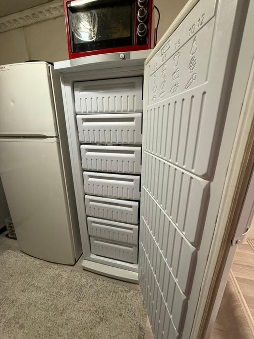 Продам холодильник морозильник в хорошем рабочем состоянии