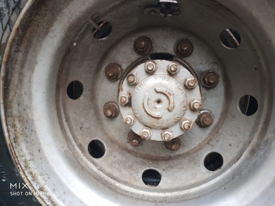 Vând punte camion Volvo completa 285 70 19,5