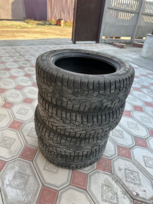 Продам шины зимние R16