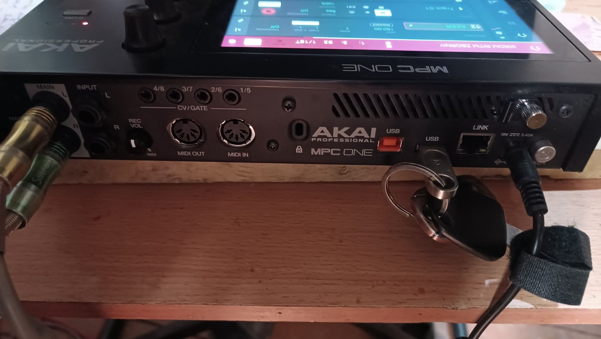 AKAI ONE ударный инструмент для музиканта