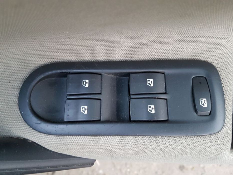 Consola Buton / Butoane Actionare / Reglaj Geamuri Renault Megane 2 2002 - 2008